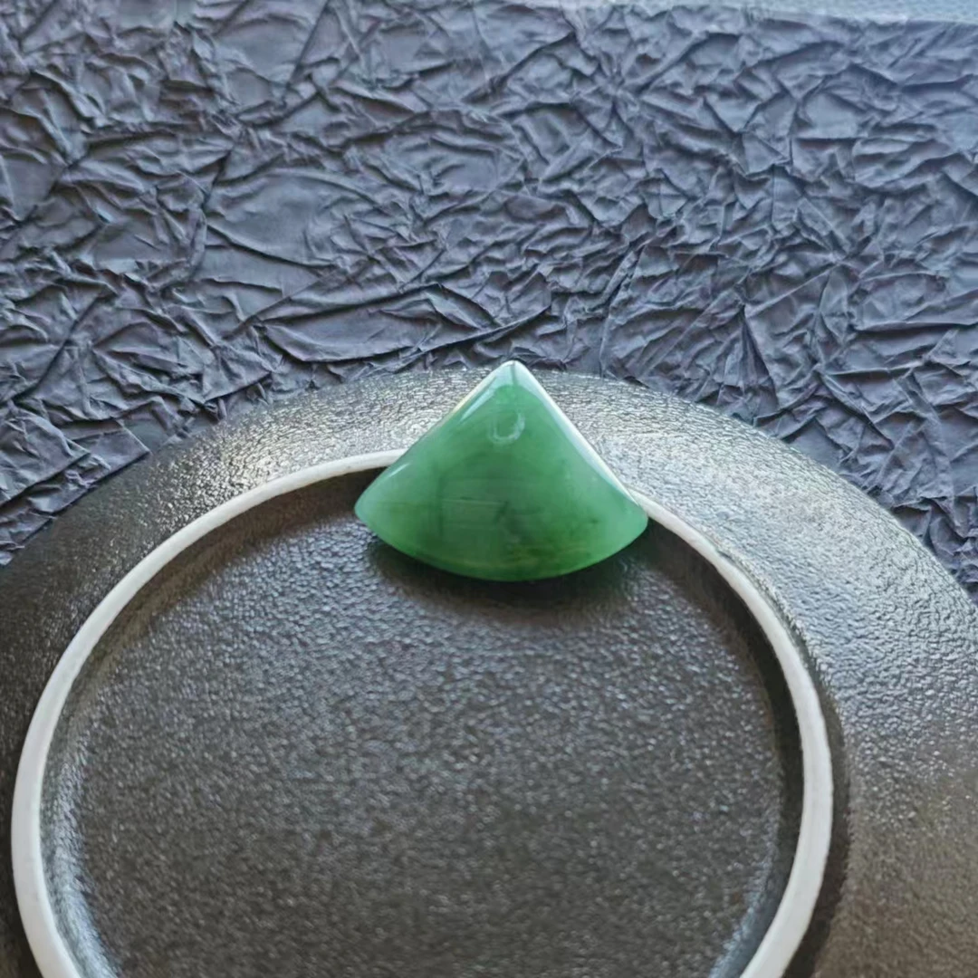 天然非洲翠无事牌一枚！