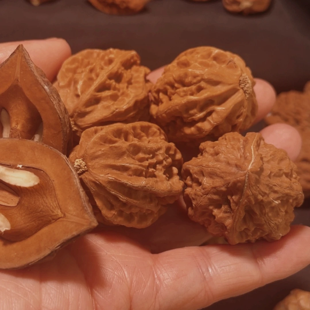 【闪购商品】文玩核桃把件哈东北楸子77