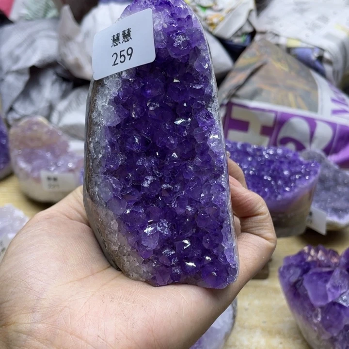 未镶嵌水晶大型摆件（非配饰）