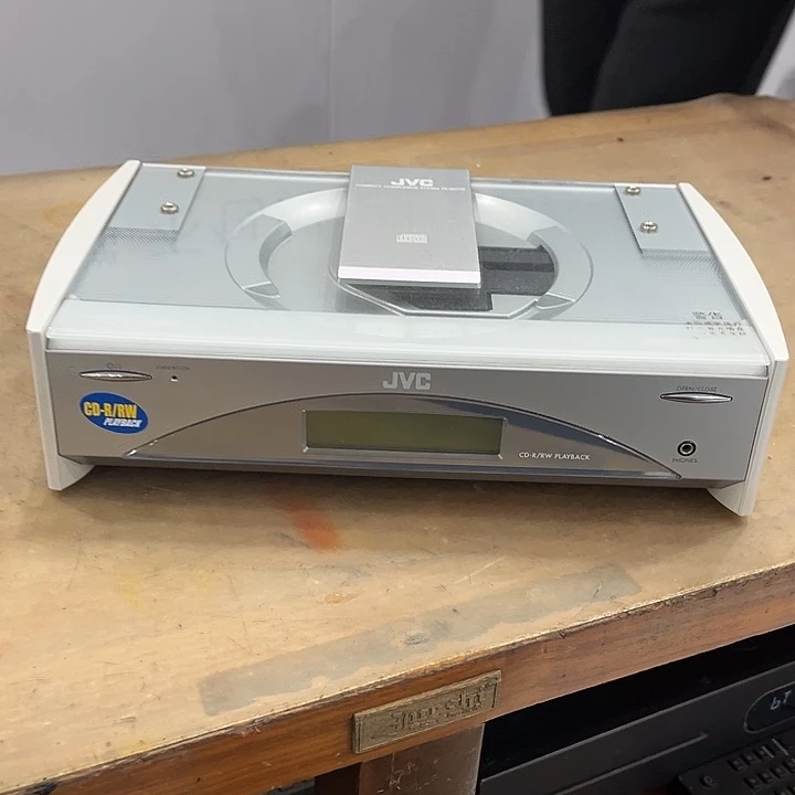 顺***舟8新JVC桌面小音响一台