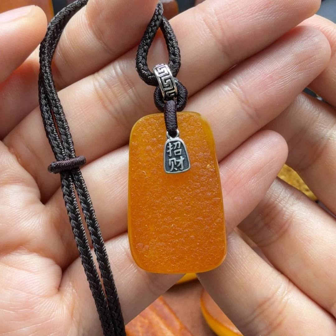 未镶嵌吊坠(赠链)琥珀