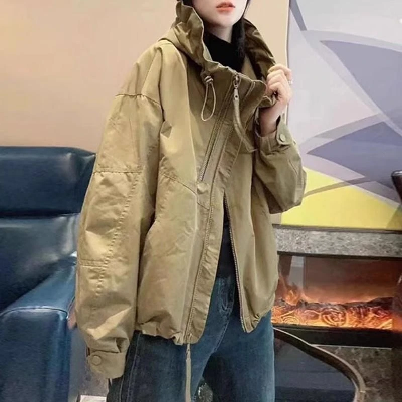 高级感洋气冲锋衣外套女士2025春秋爆款大码胖mm宽松时尚夹克上衣