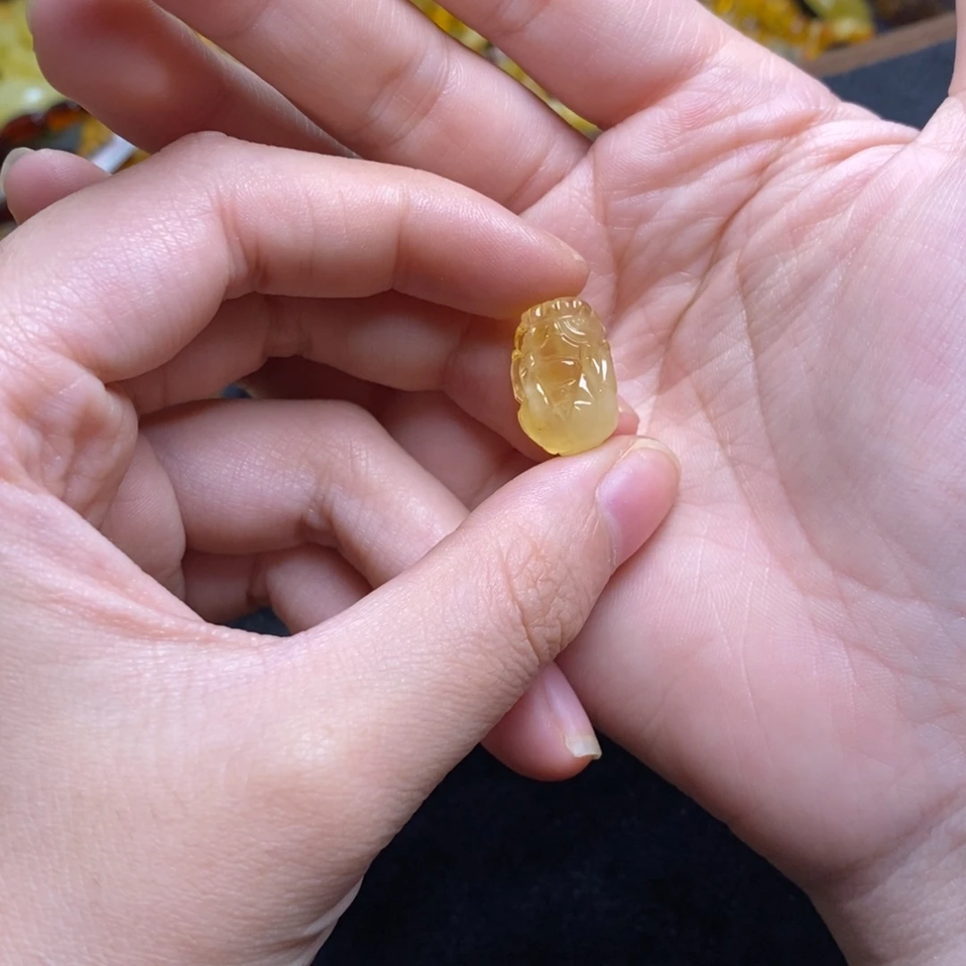 琥珀未镶嵌珠宝奇石