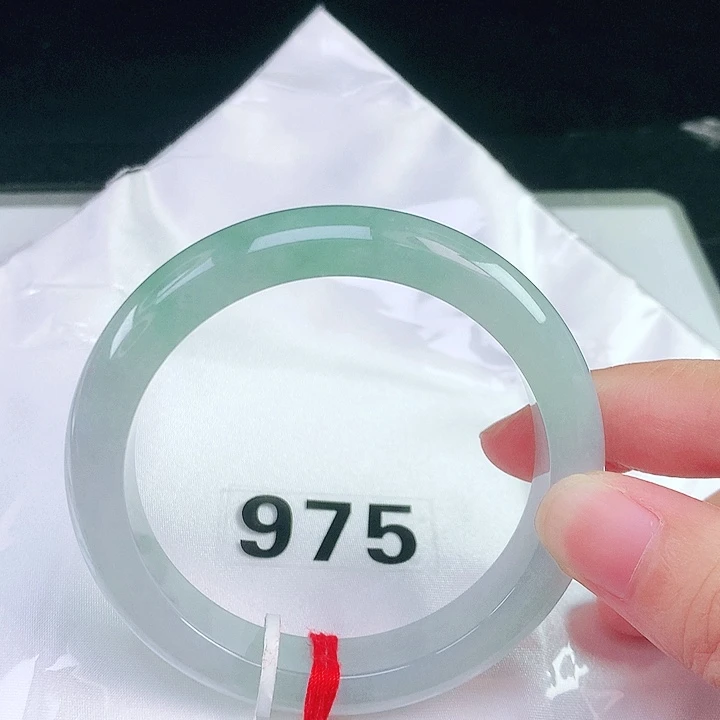 翡翠未镶嵌手镯(圆镯)翡翠手镯