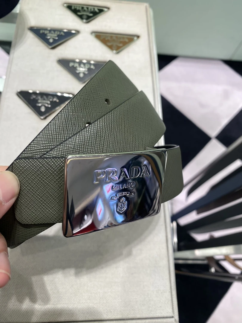 全新未使用 Prada/普拉达 Prada 皮带带扣子 双面男款