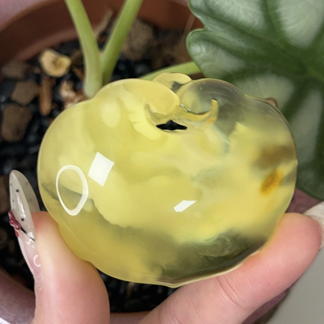 天然原矿无优化无烤色无补胶无煮蜜无辐照蜜蜡如意锁吊坠（1208）