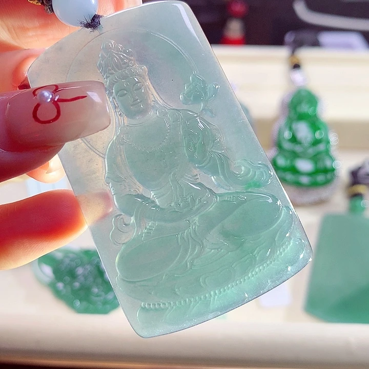 翡翠颈饰未镶嵌天然