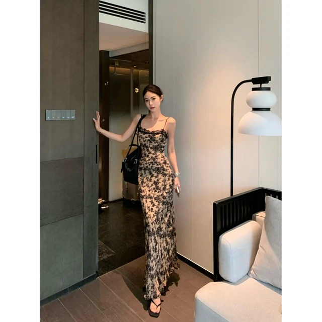 蕾丝拼接印花抹胸吊带连衣裙女2025新款夏季气质修身连衣裙A字裙