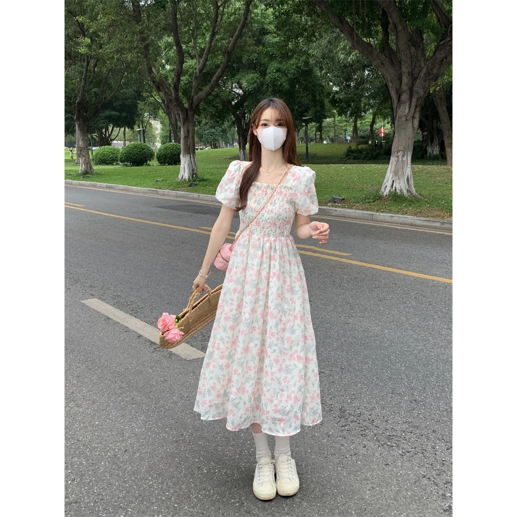 碎花方领连衣裙女夏季2023新款甜美收腰显瘦中长款超仙法式系裙子