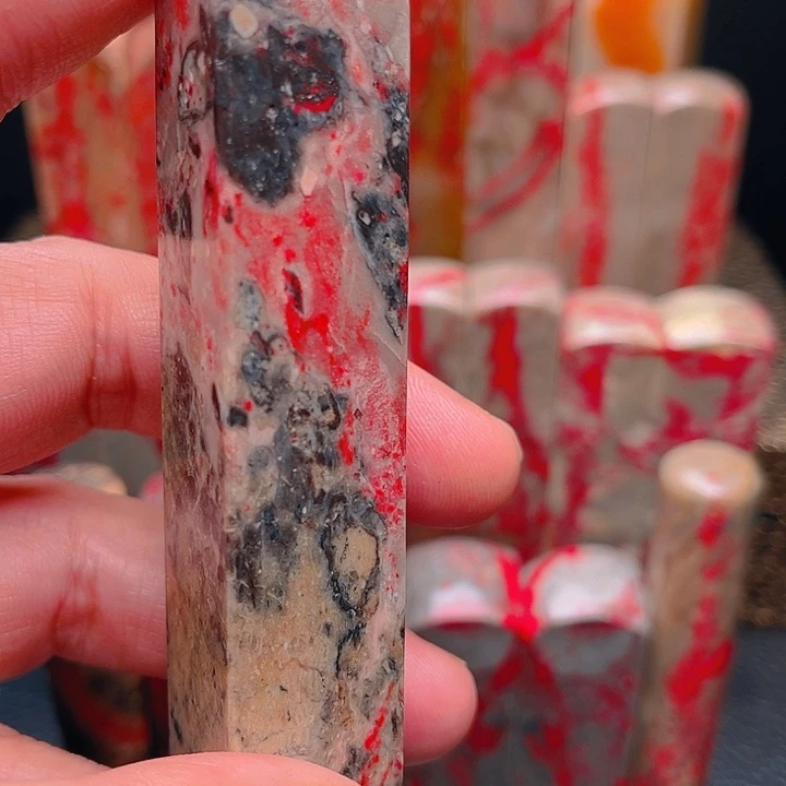 昌化鸡血石昌化鸡血石质地优良