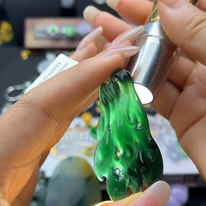 翡翠未镶嵌颈饰翡翠挂件
