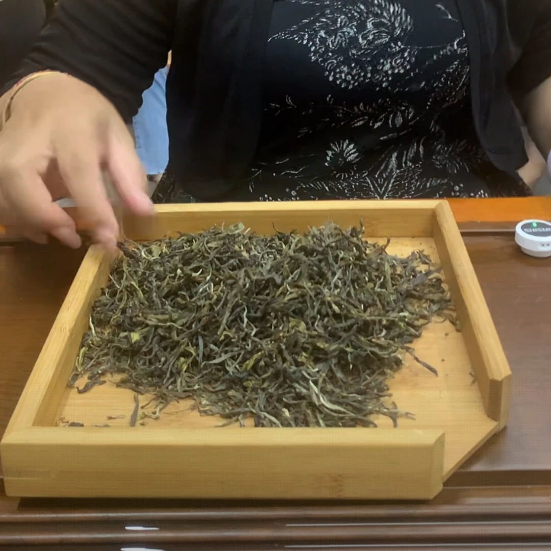 2025 易武正山乔木普洱茶  生茶茶散茶100克（带茶样）