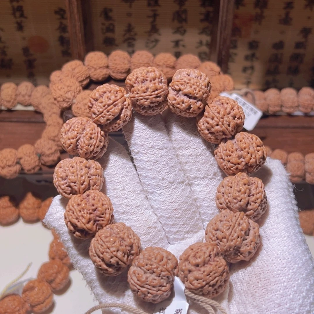 尿***了金刚菩提手串23梅花