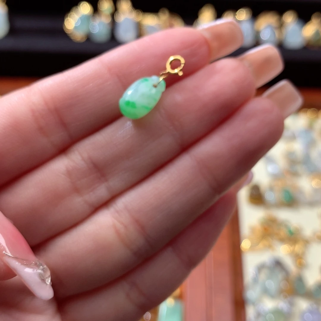 翡翠颈饰18K金镶嵌翡翠