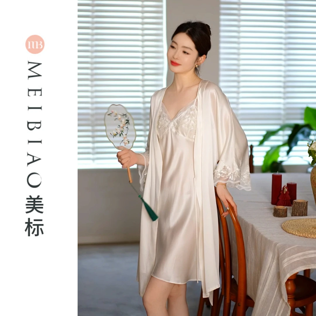 美标100%桑蚕丝轻奢白玫瑰女士吊带+睡袍套装100046-2+100047-2