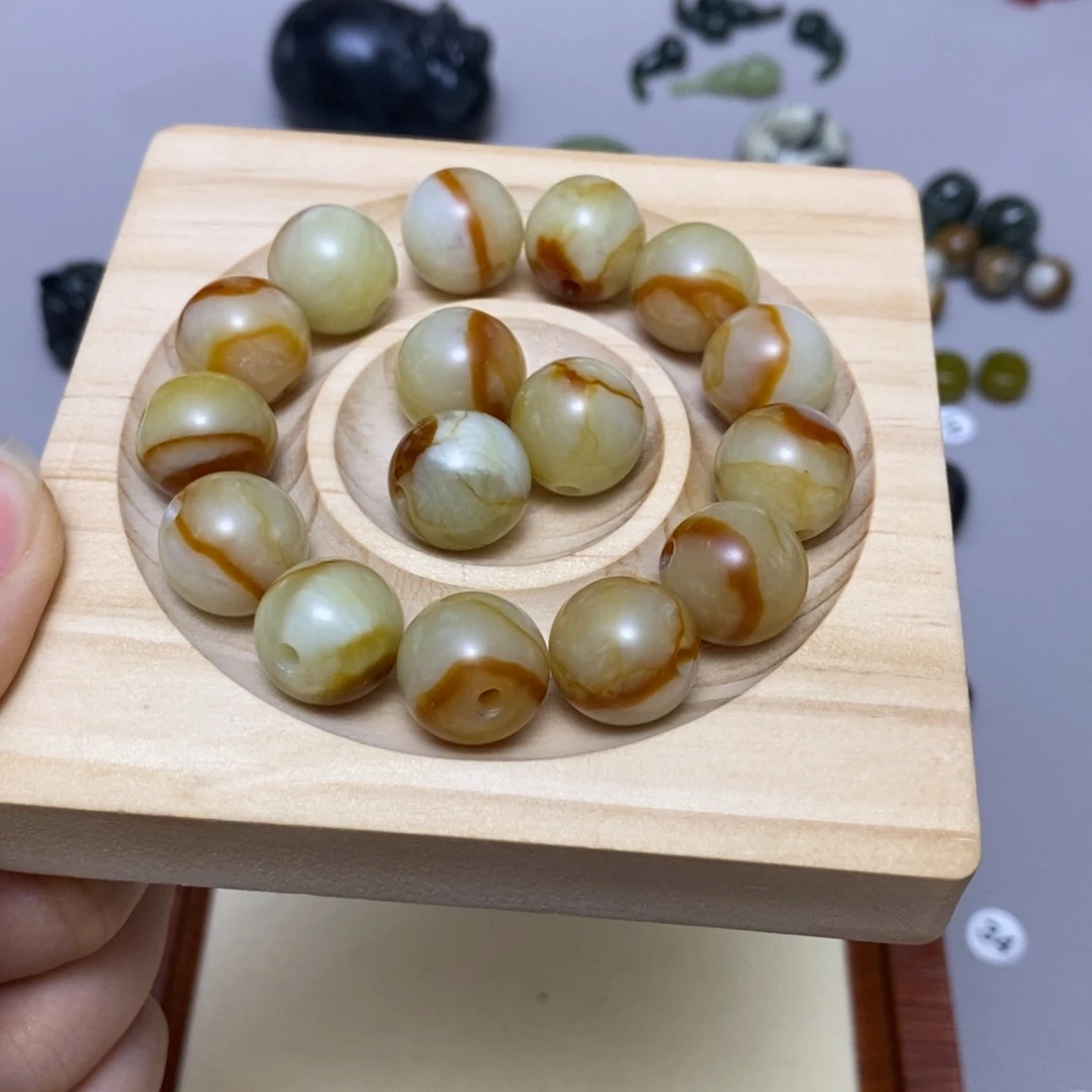 蛇纹石玉合金配饰刘*团