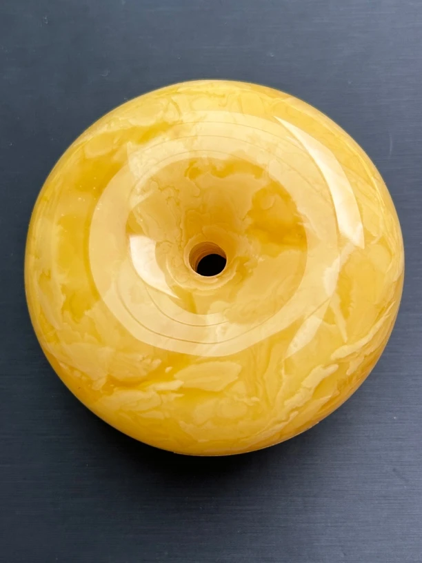 鸡油黄妖花平安扣吊坠时尚百搭经典黄色精美项坠天然原矿琥珀蜜蜡