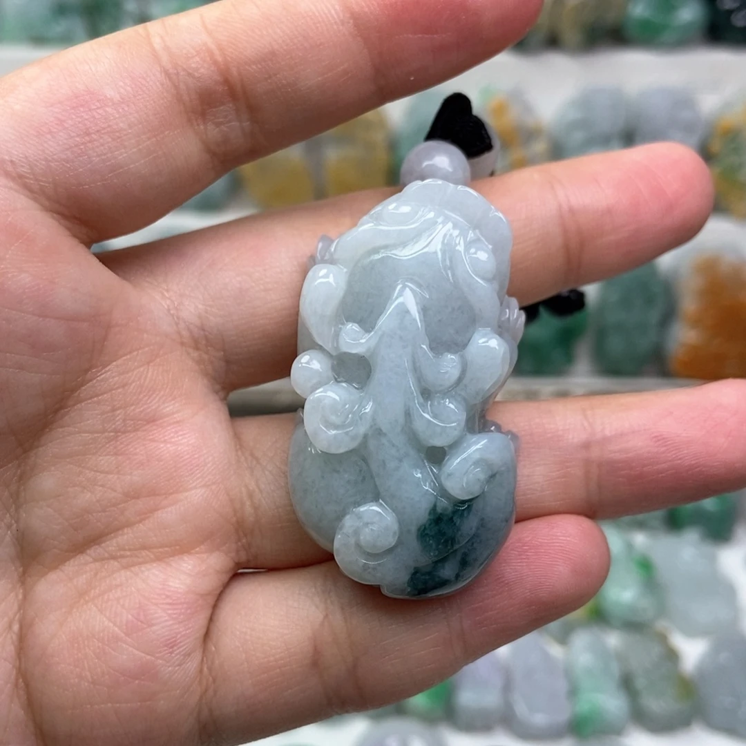 翡翠未镶嵌吊坠(赠链)