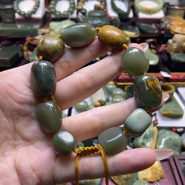 未镶嵌手串岫岩河磨玉（透闪石质玉）