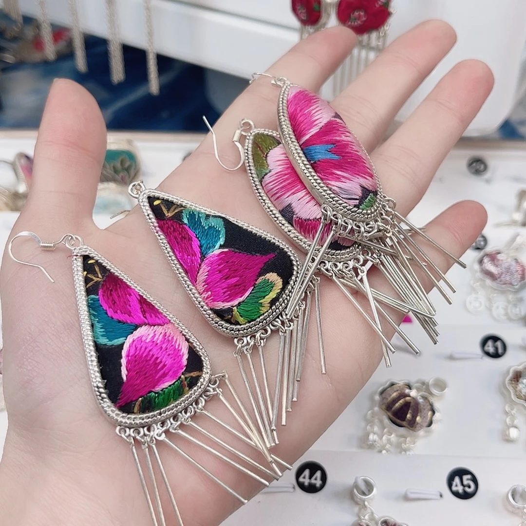 手串/手链核桃苗绣耳环