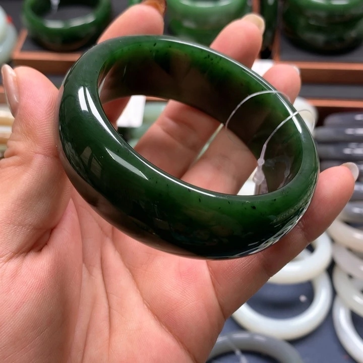 【闪购商品】未镶嵌手镯和田玉（碧玉）