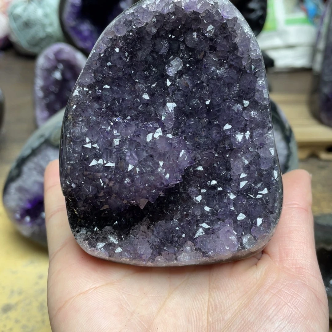 紫晶未镶嵌大型摆件（非配饰）