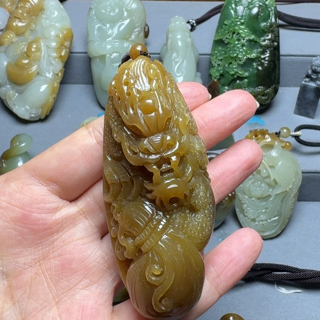 和田玉未镶嵌颈饰