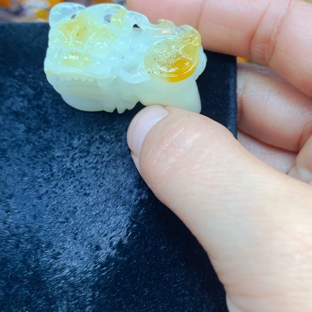 未镶嵌石英质玉（黄龙玉）吊坠(不含链)