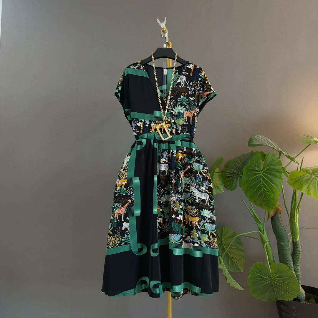 显瘦夏季V领民族风连衣裙中长款复古风苹果型梨形大码200斤连衣裙