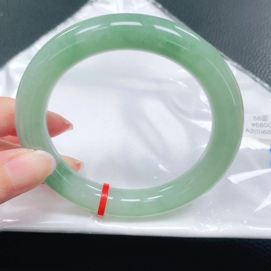 翡翠手镯未镶嵌57圈