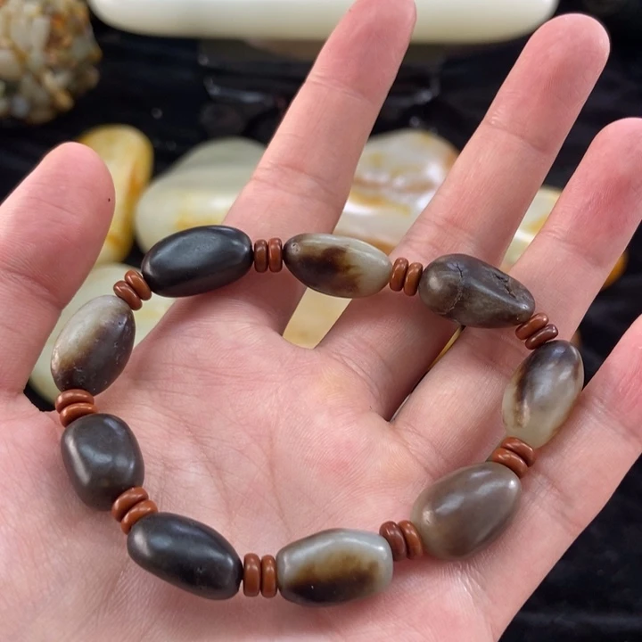 和田玉（糖玉）未镶嵌颈饰