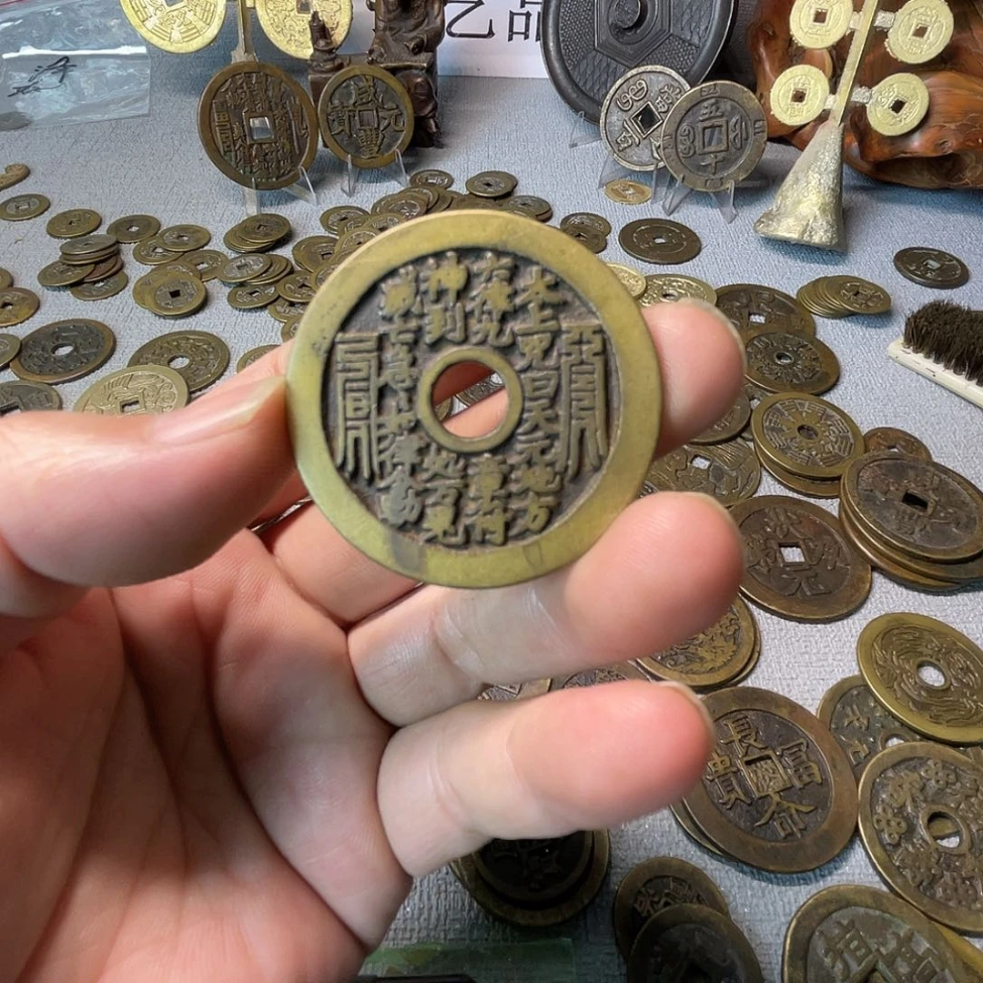 铜铁合金类社**哥现代工艺品摆件工艺品