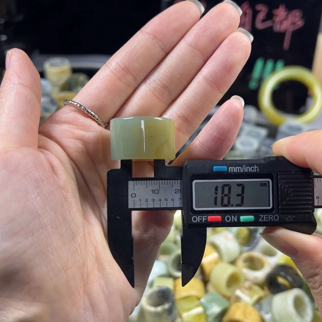 蛇纹石玉未镶嵌戒指