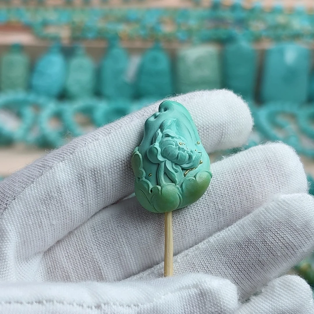 绿松石未镶嵌珠宝奇石