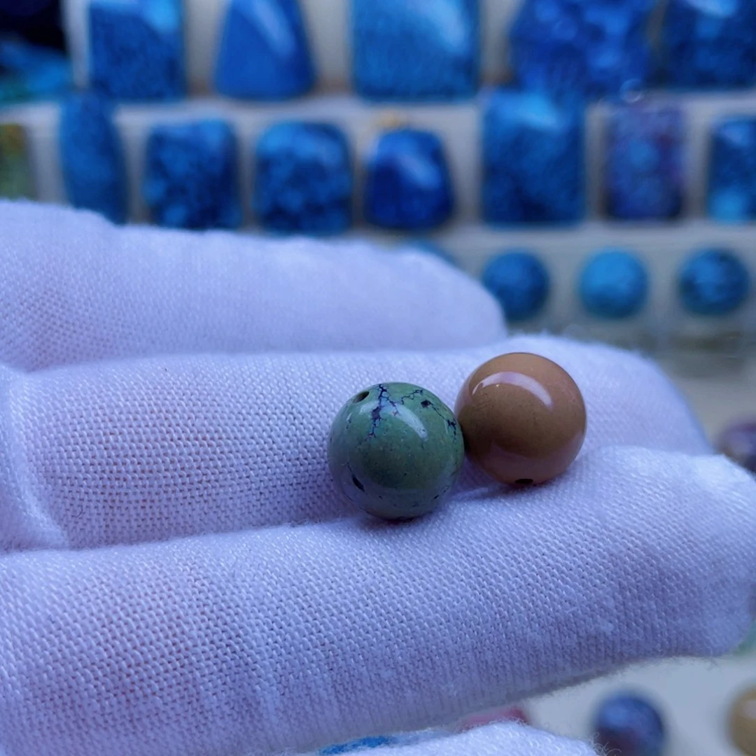 绿松石未镶嵌颈饰