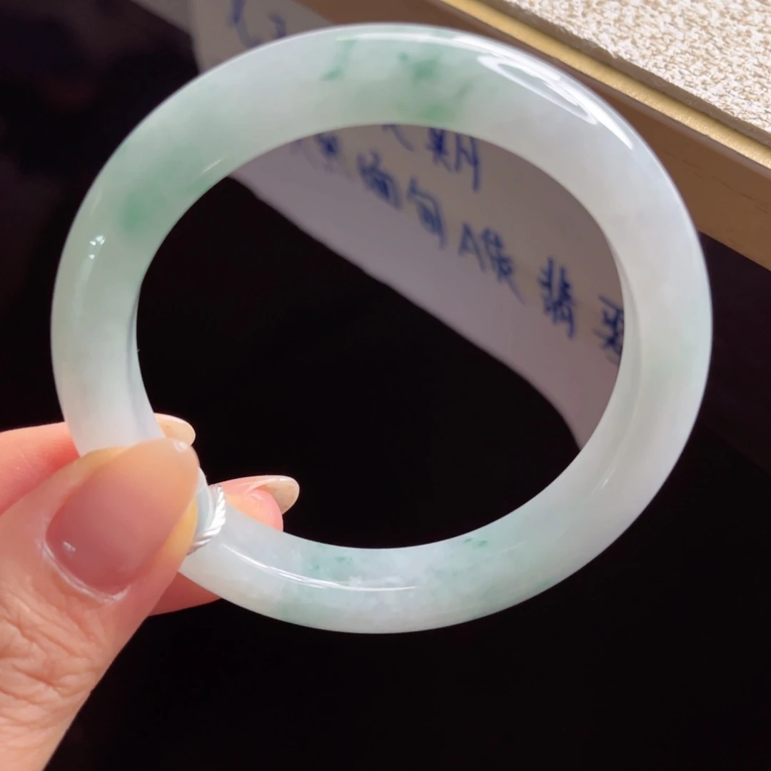未镶嵌手镯翡翠手镯