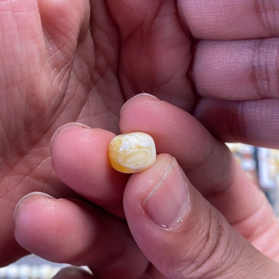 蜜蜡未镶嵌裸石瓷白妖花11mm墩子