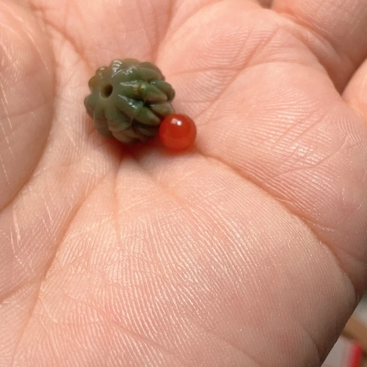 颈饰未镶嵌南红玛瑙