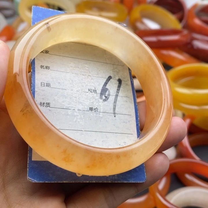 未镶嵌手镯石英质玉