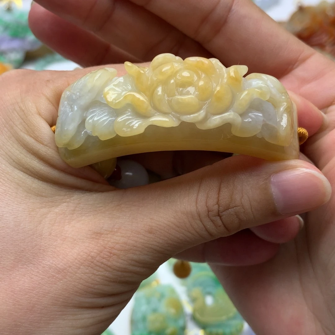 翡翠未镶嵌颈饰用****9翡翠