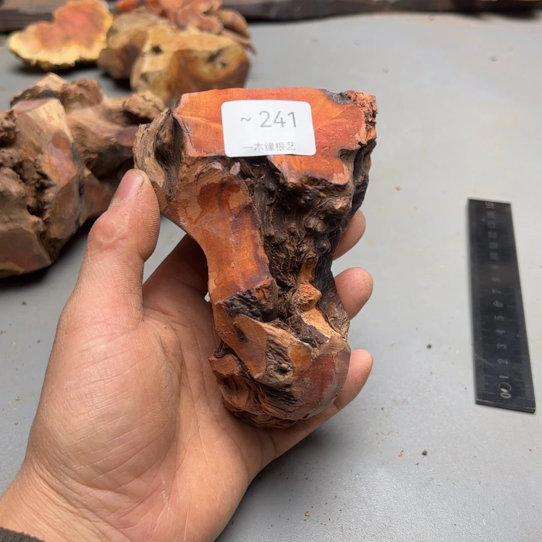 乌***斯无花朵        241