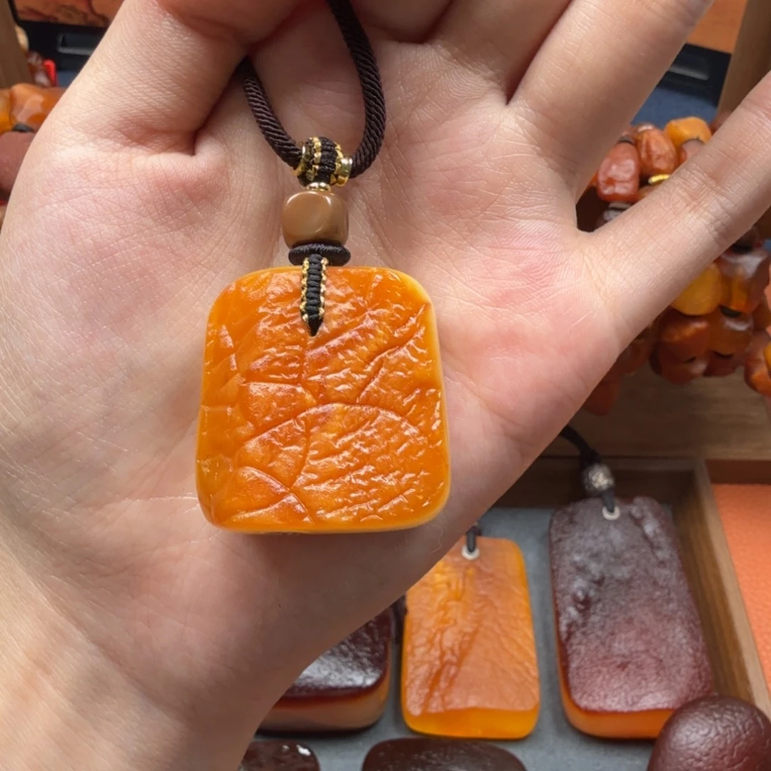 蜜蜡未镶嵌吊坠(赠链)
