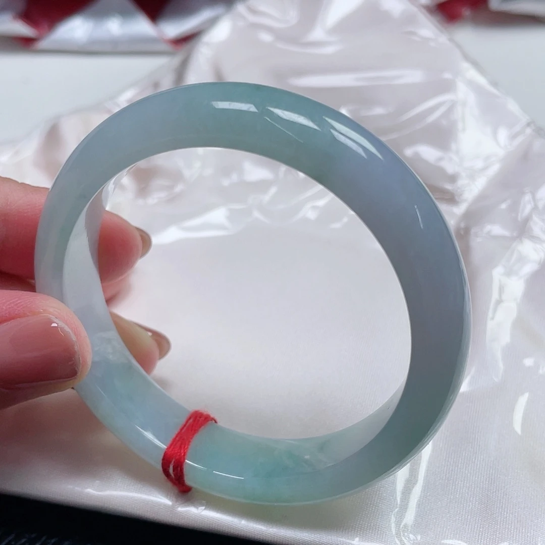 翡翠手镯未镶嵌缅甸翡翠