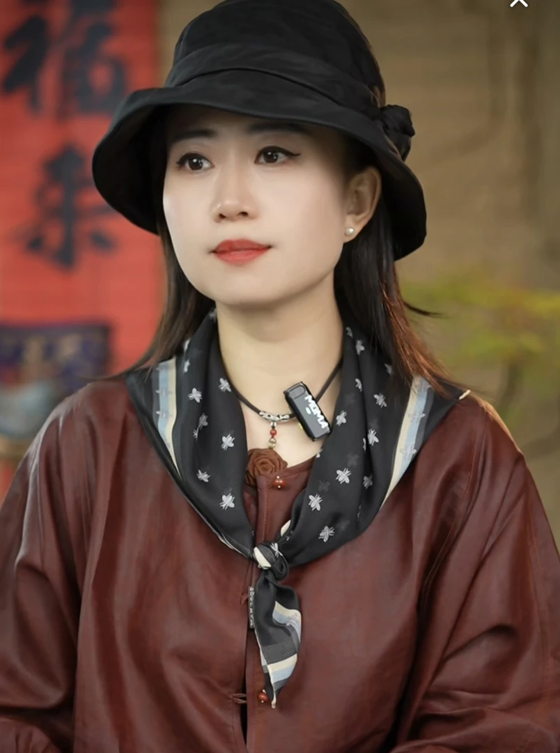 秋季新款 宫丽65桑蚕丝隐格绸银色蜜蜂薄款透气方巾