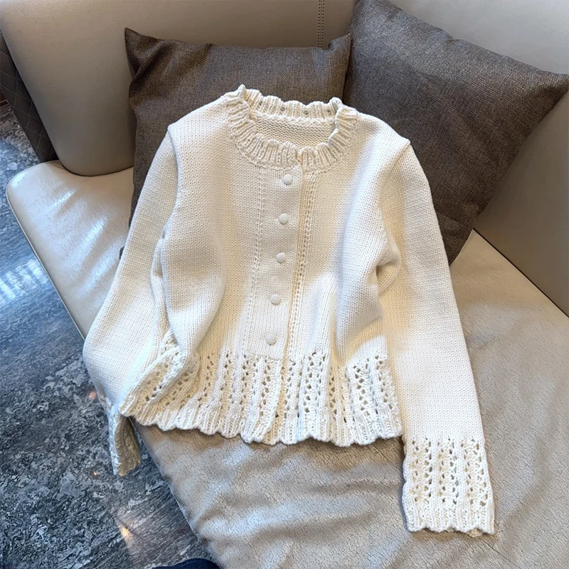 韩系单排扣衣摆镂空短款针织开衫女2025秋冬宽松版型松弛通勤穿搭