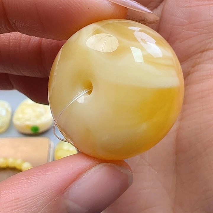 蜜蜡未镶嵌珠宝奇石