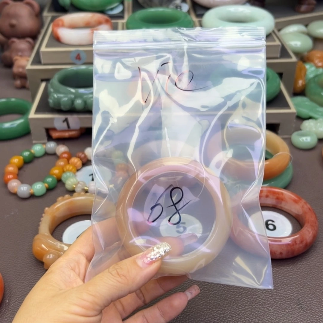 未镶嵌手镯石英岩玉V****a