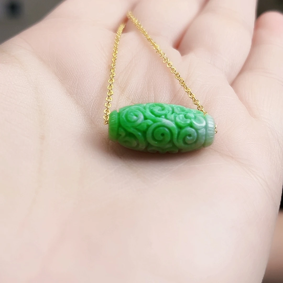 翡翠未镶嵌颈饰多样性