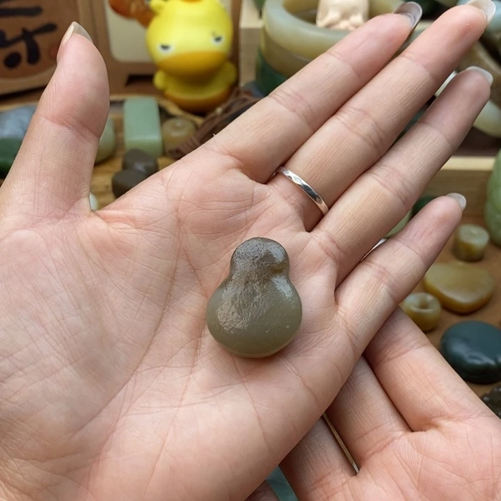 和田玉（糖玉）未镶嵌颈饰