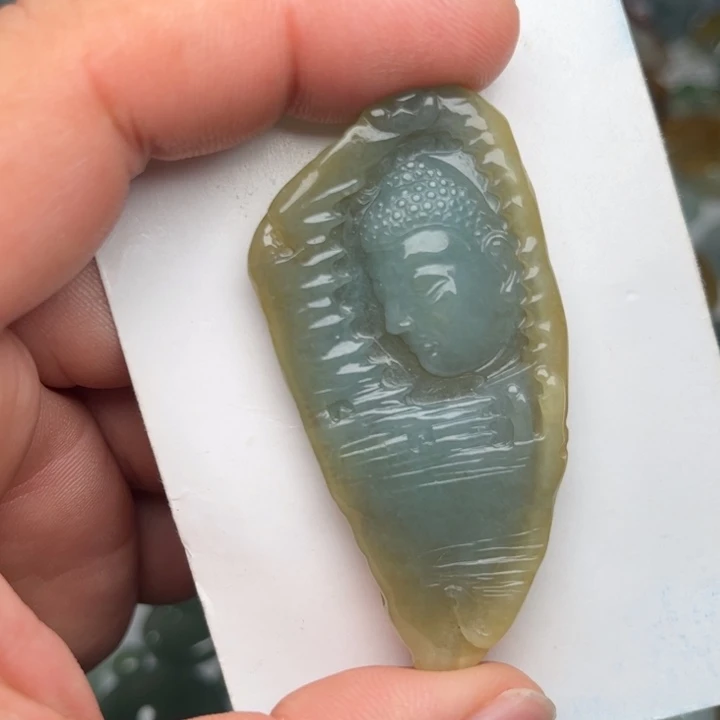 翡翠未镶嵌颈饰佛头